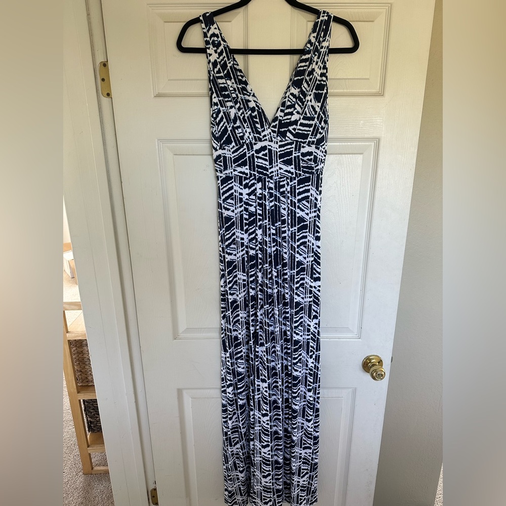 Blue and white maxi dress (Medium)